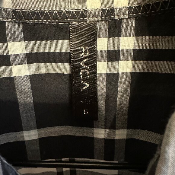 RVCA Button Up - Picture 4 of 7